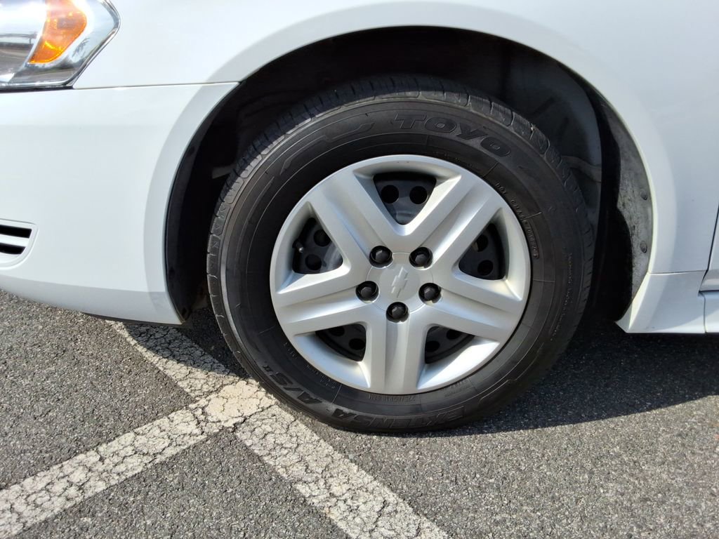 Used 2010 Chevrolet Impala LS FWD image 10