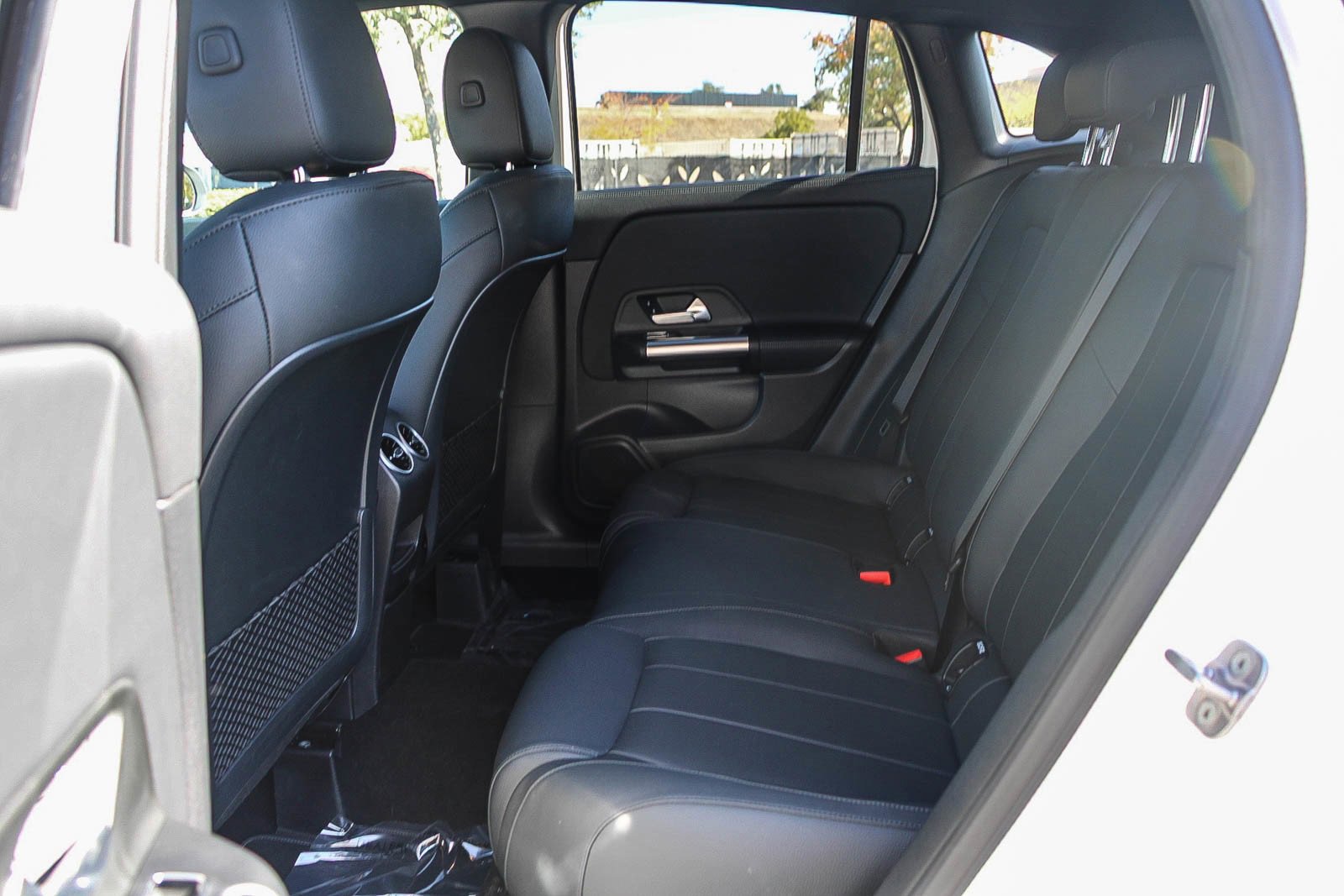 Certified 2025 Mercedes-Benz GLA 250 4MATIC image 18