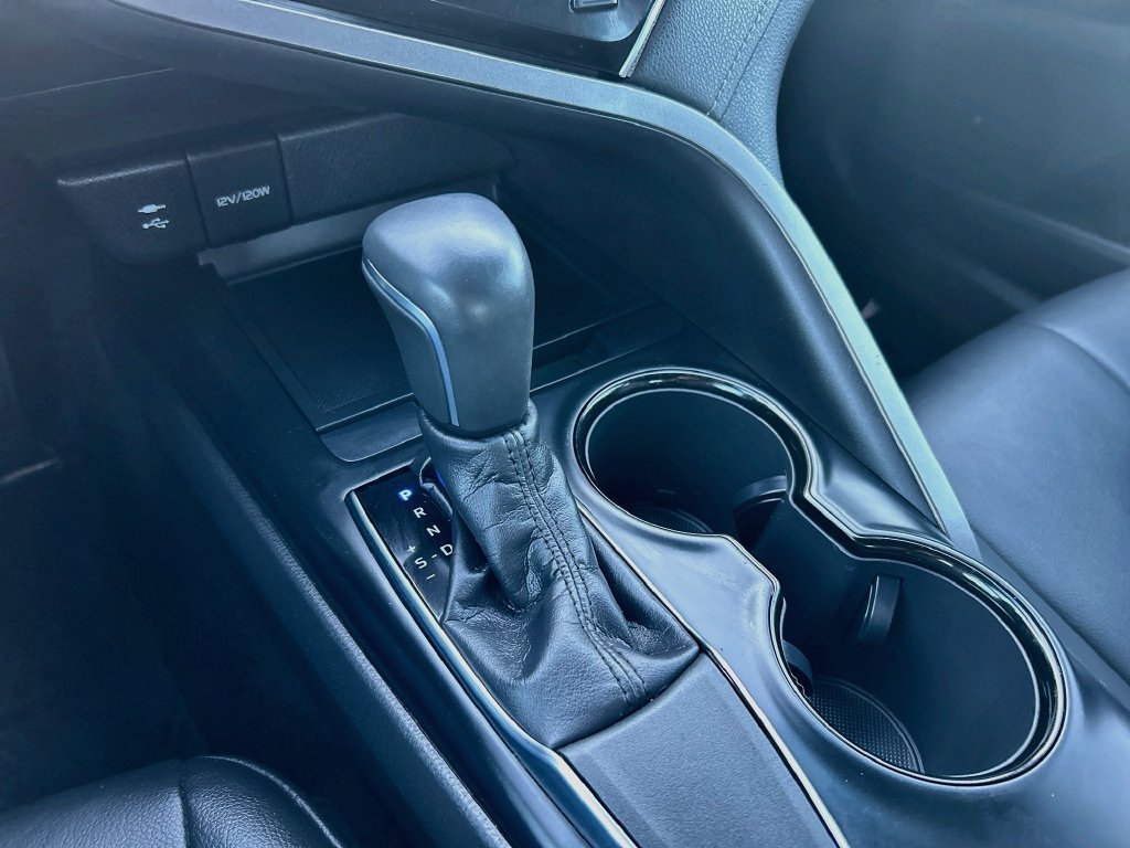 Used 2018 Toyota Camry SE FWD image 16