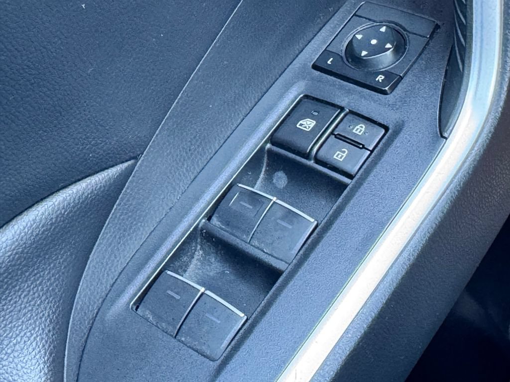 Used 2023 Toyota RAV4 XLE FWD image 30