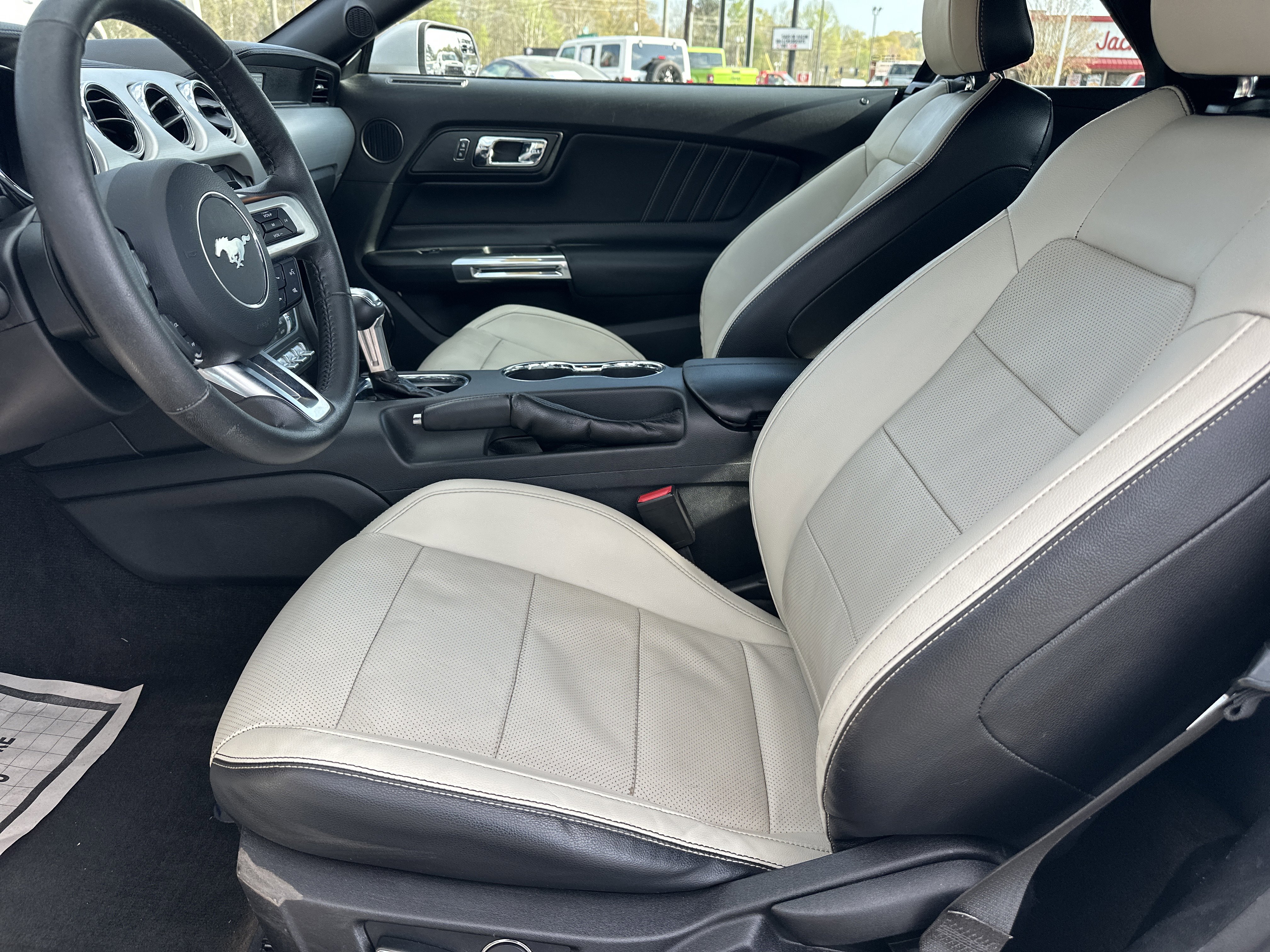 Used 2017 Ford Mustang Premium image 10