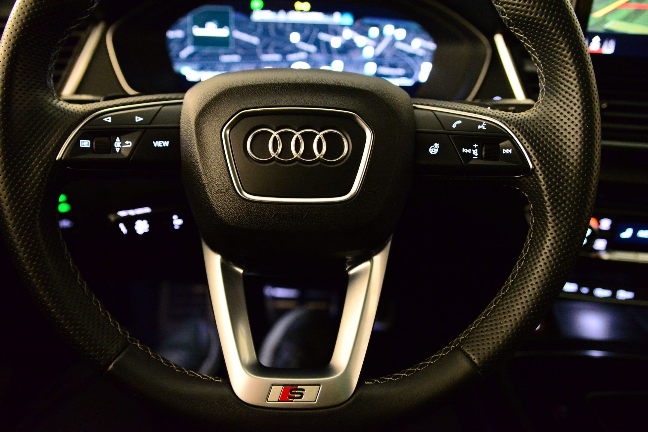 Used 2023 Audi SQ5 Premium Plus w/ Premium Plus Package image 15