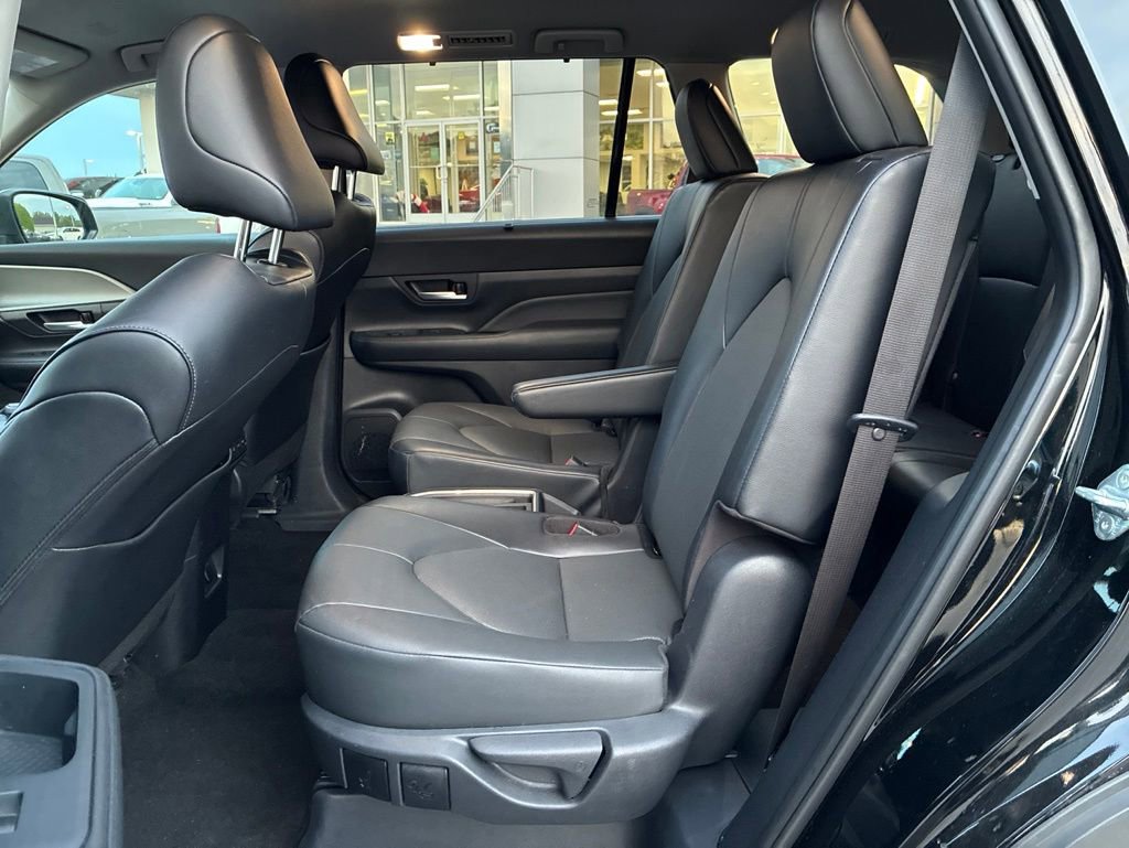 Used 2025 Toyota Grand Highlander AWD image 20