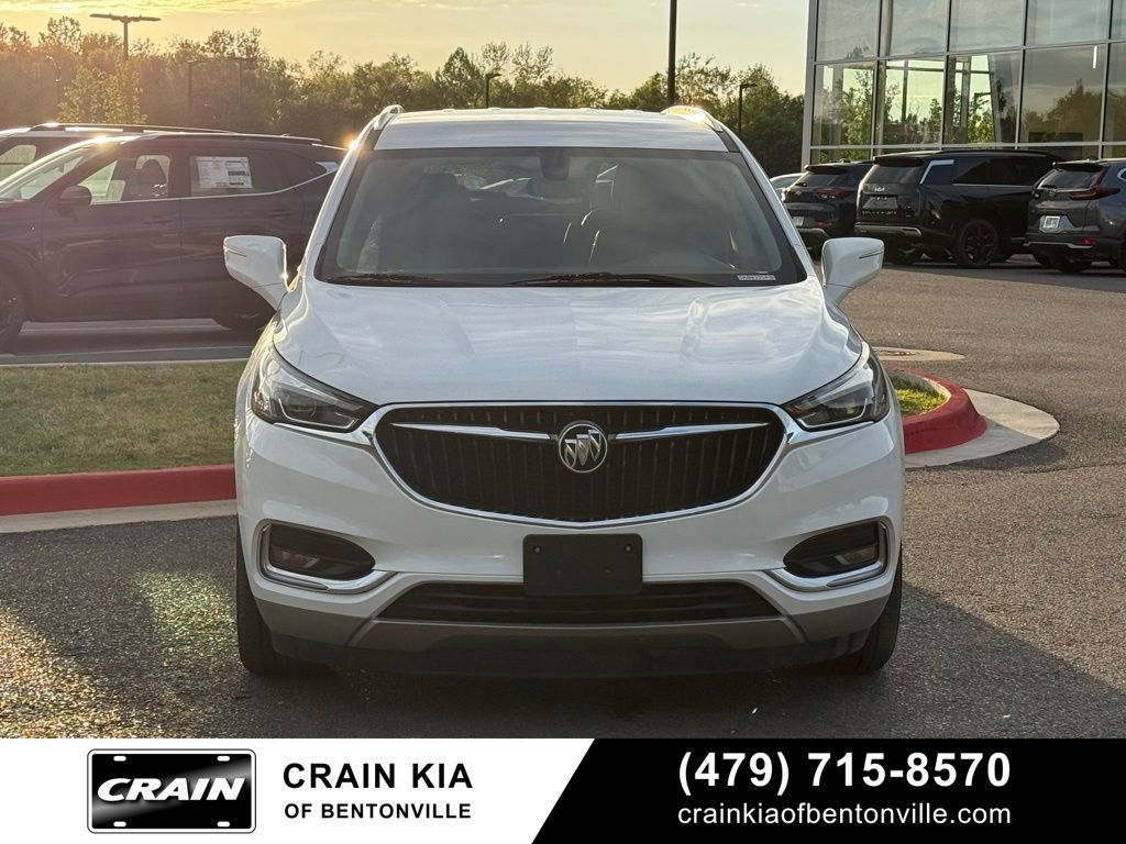 Used 2020 Buick Enclave Essence AWD/4WD image 2