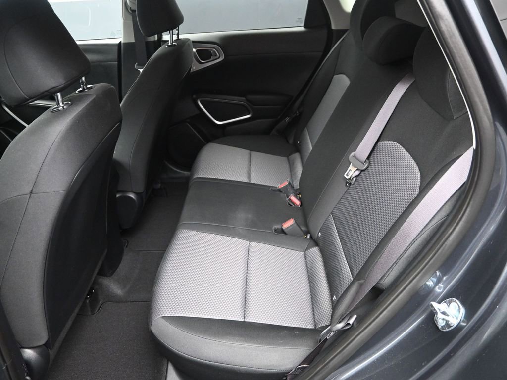 Certified 2025 Kia Soul LX w/ LX Technology Package image 27