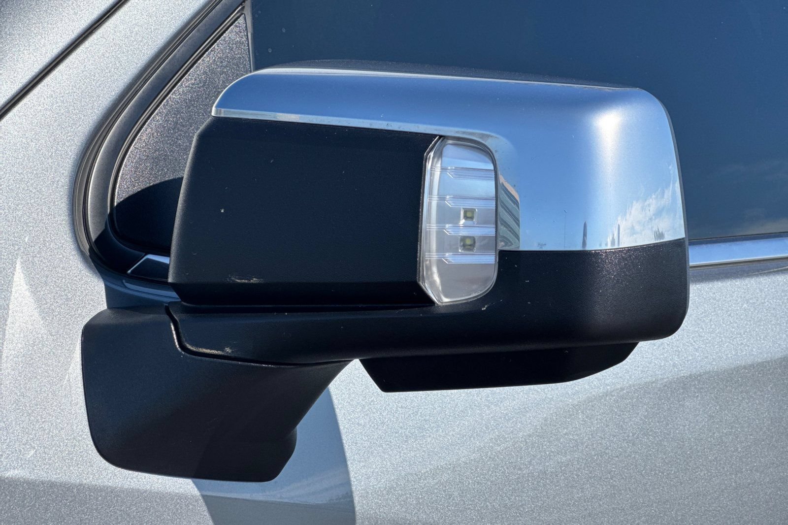 Used 2023 Chevrolet Silverado 1500 High Country w/ High Country Premium Package AWD/4WD image 53