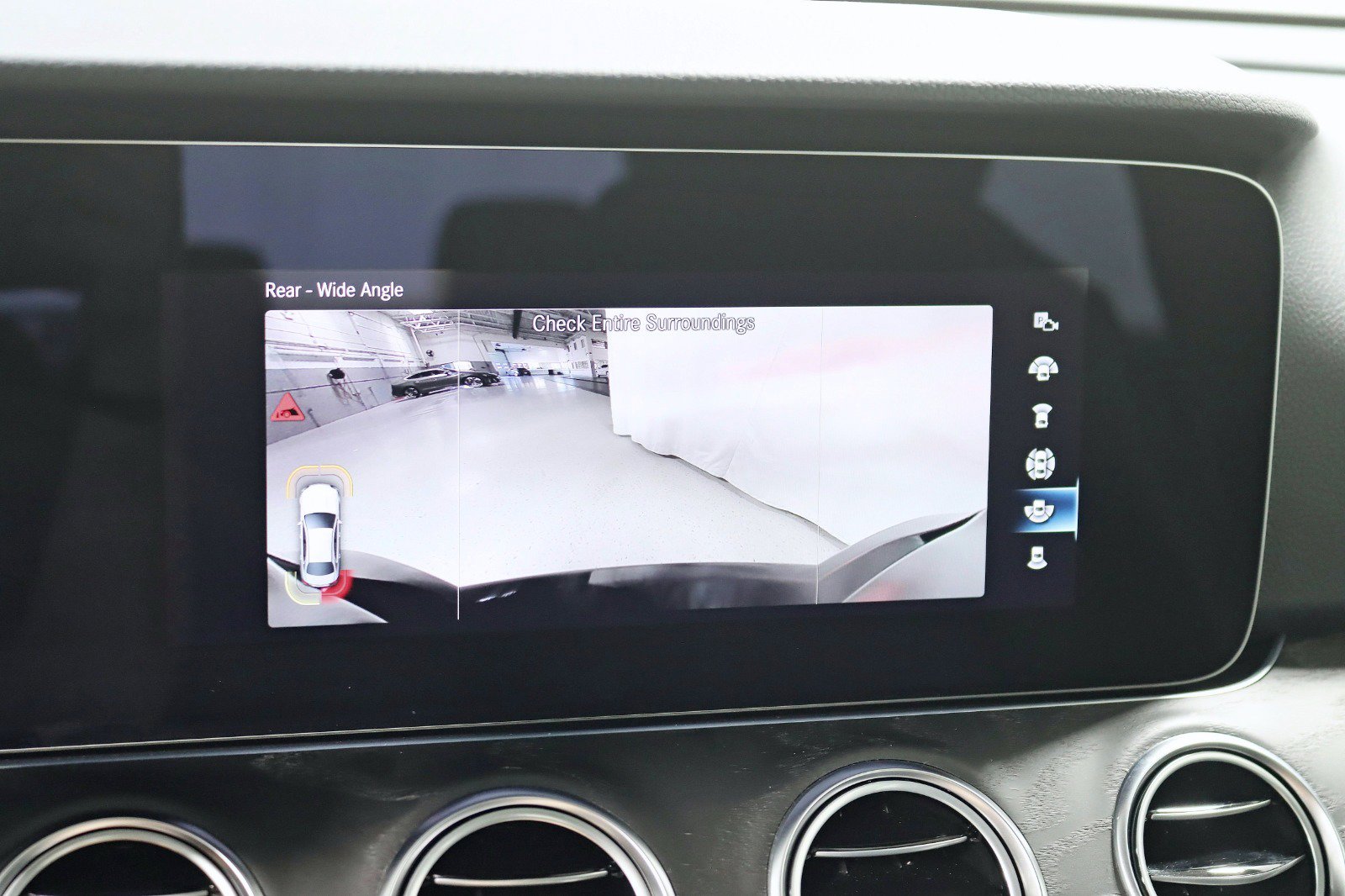 Used 2022 Mercedes-Benz E 450 4MATIC Sedan w/ Driver Assistance Package image 20