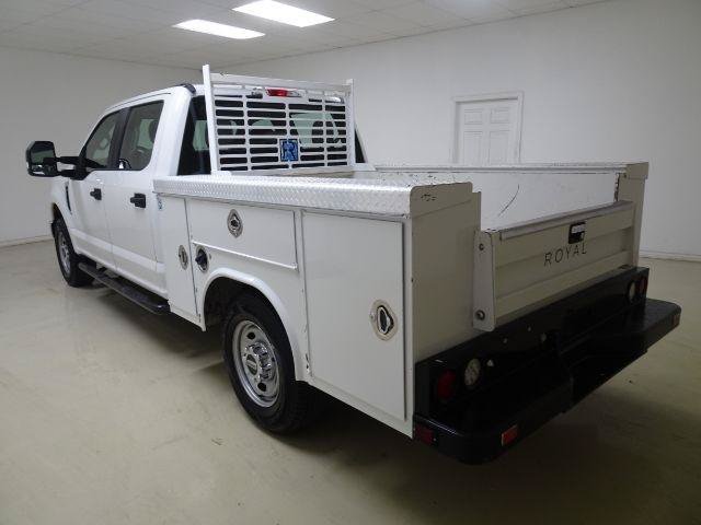 Used 2019 Ford F250 XL w/ Power Equipment Group RWD image 4