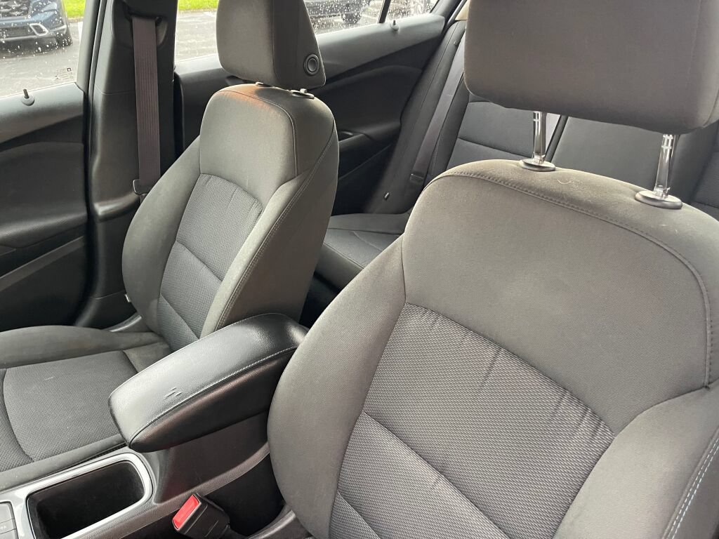 Used 2016 Chevrolet Cruze LT FWD image 6