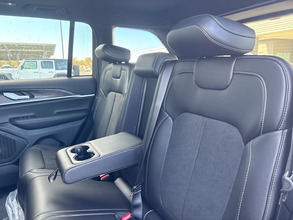 New 2027 Jeep Grand Cherokee 4WD image 31