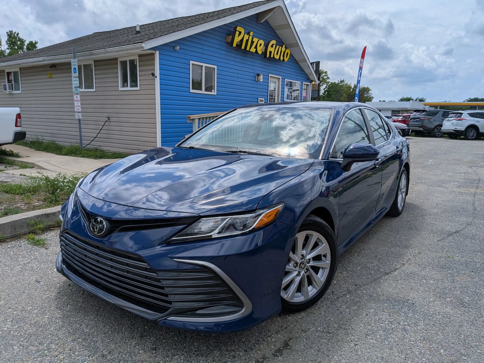 Used 2023 Toyota Camry LE FWD image 2