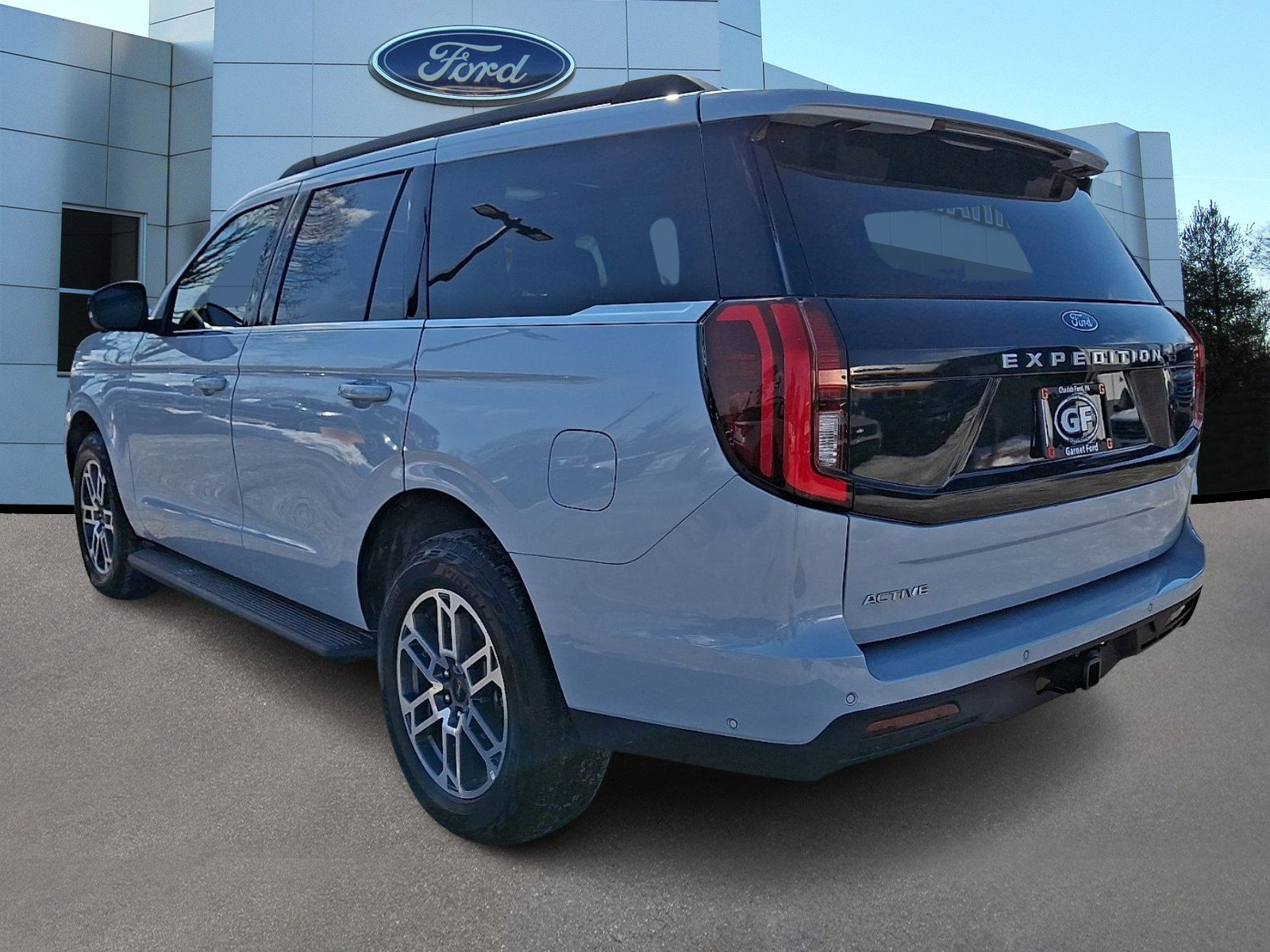 Certified 2025 Ford Expedition Active image 5