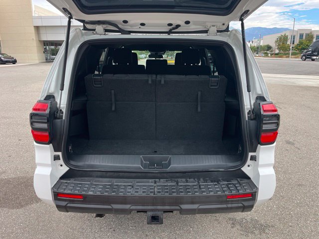 Used 2025 Toyota 4Runner SR5 AWD/4WD image 27