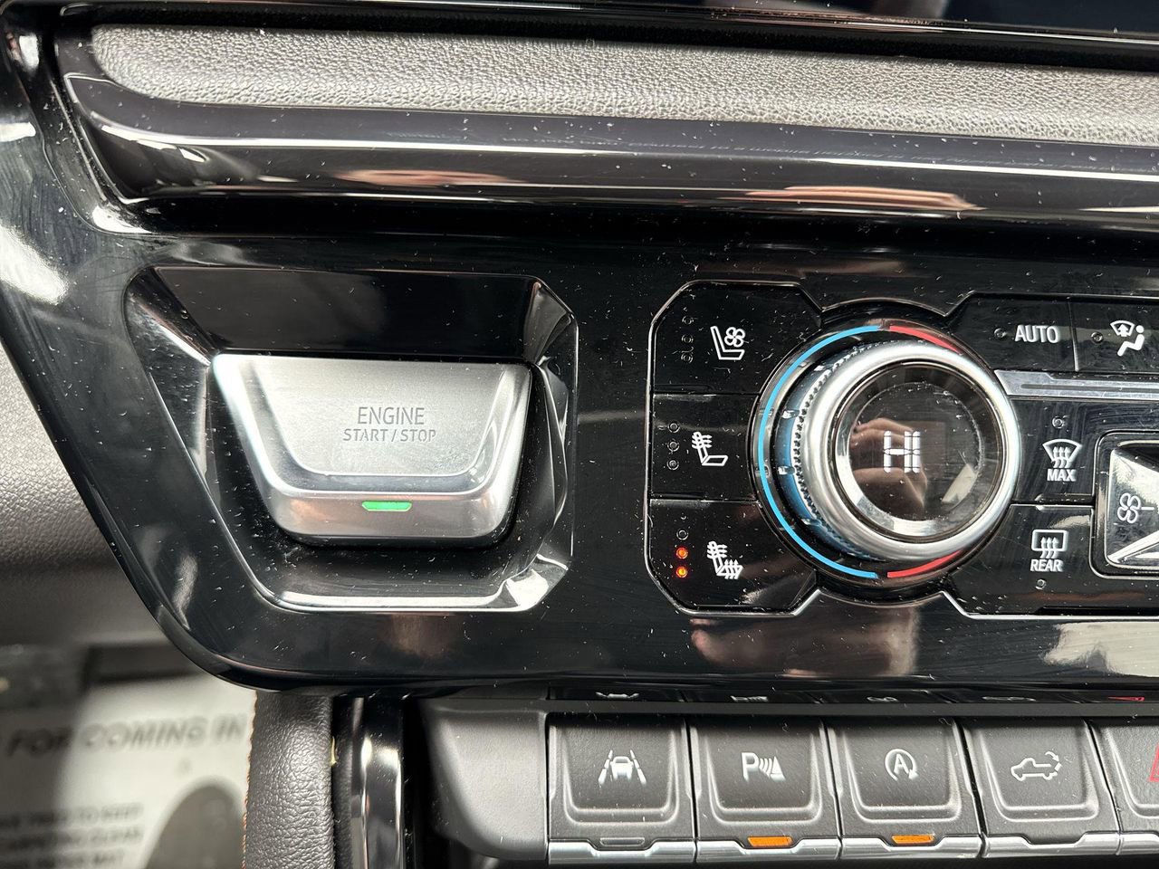 Certified 2024 GMC Sierra 1500 AT4 w/ Technology Package AWD/4WD image 17