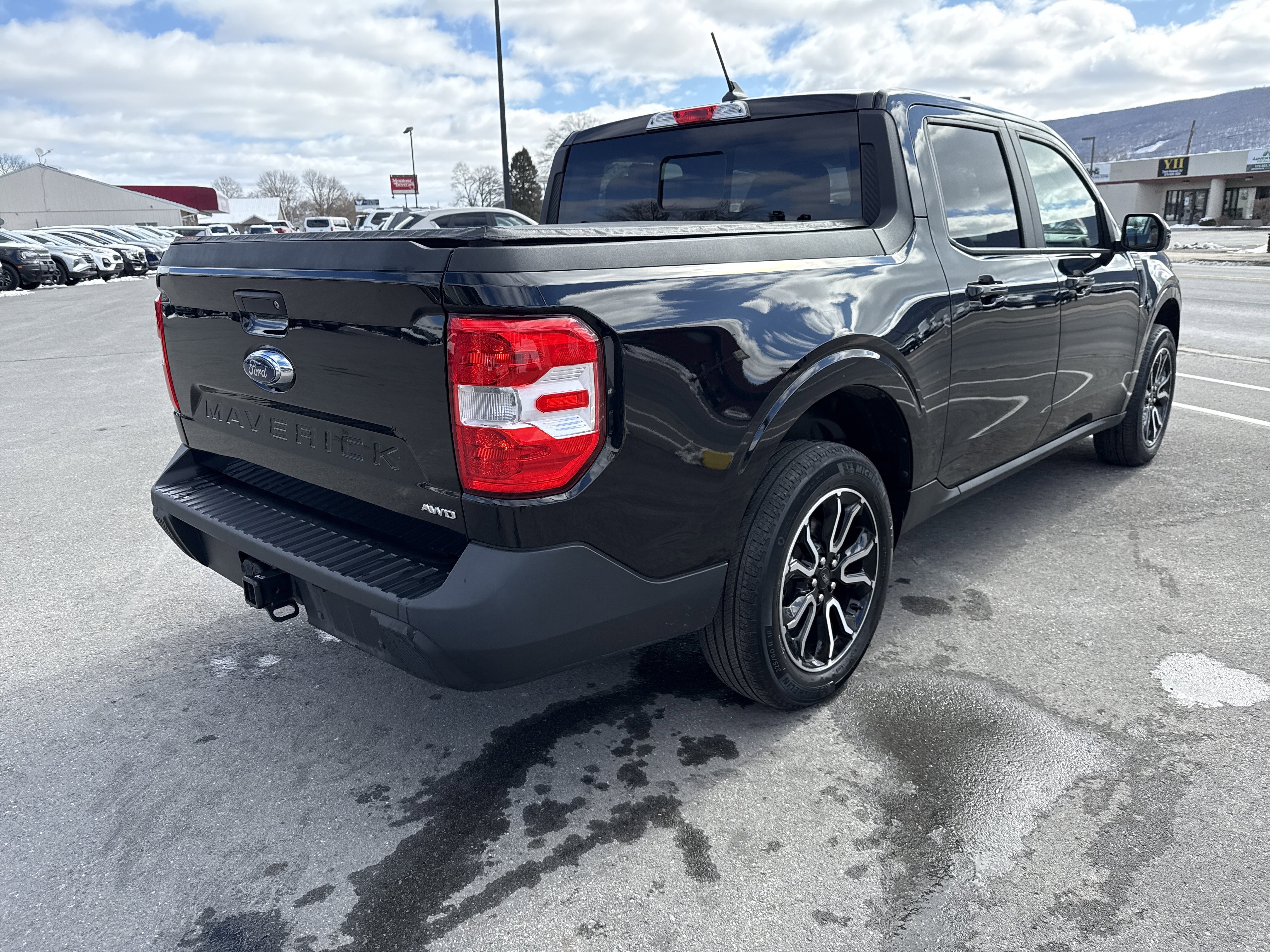 Used 2022 Ford Maverick Lariat w/ Equipment Group 500A Standard image 3