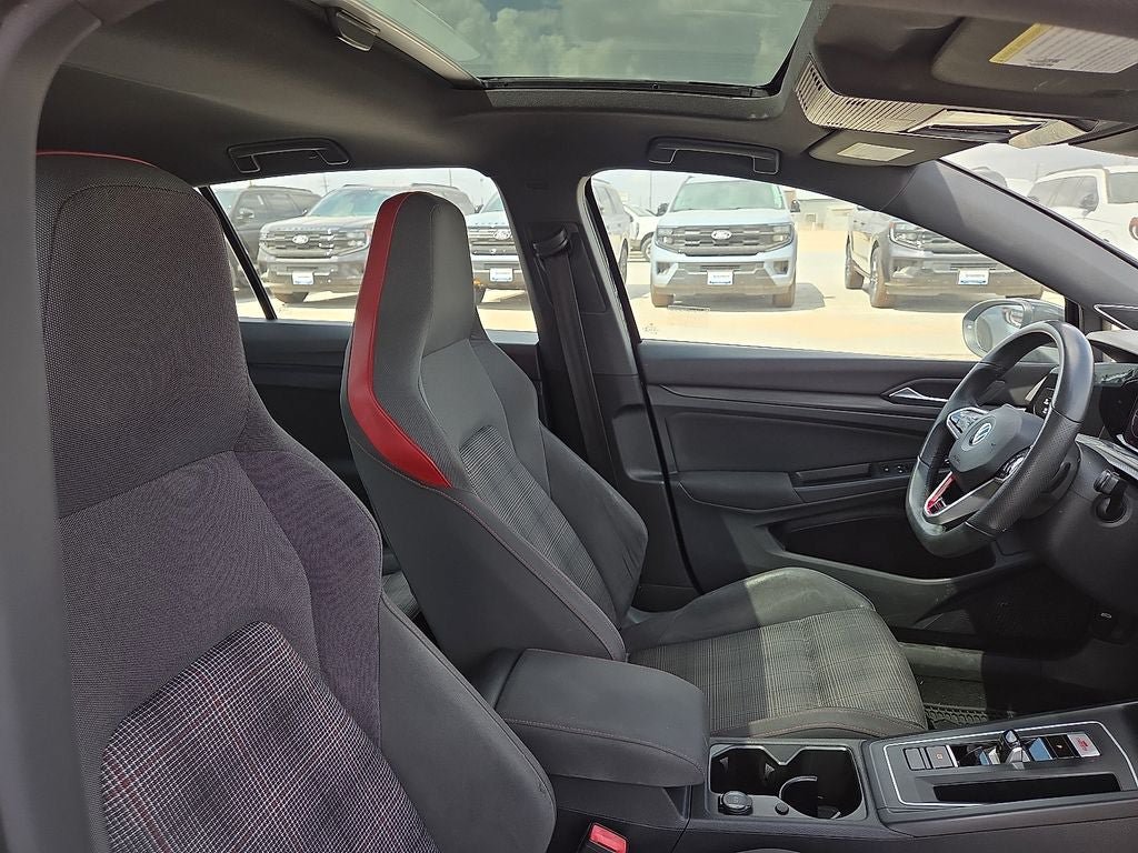 Used 2022 Volkswagen GTI SE FWD image 10