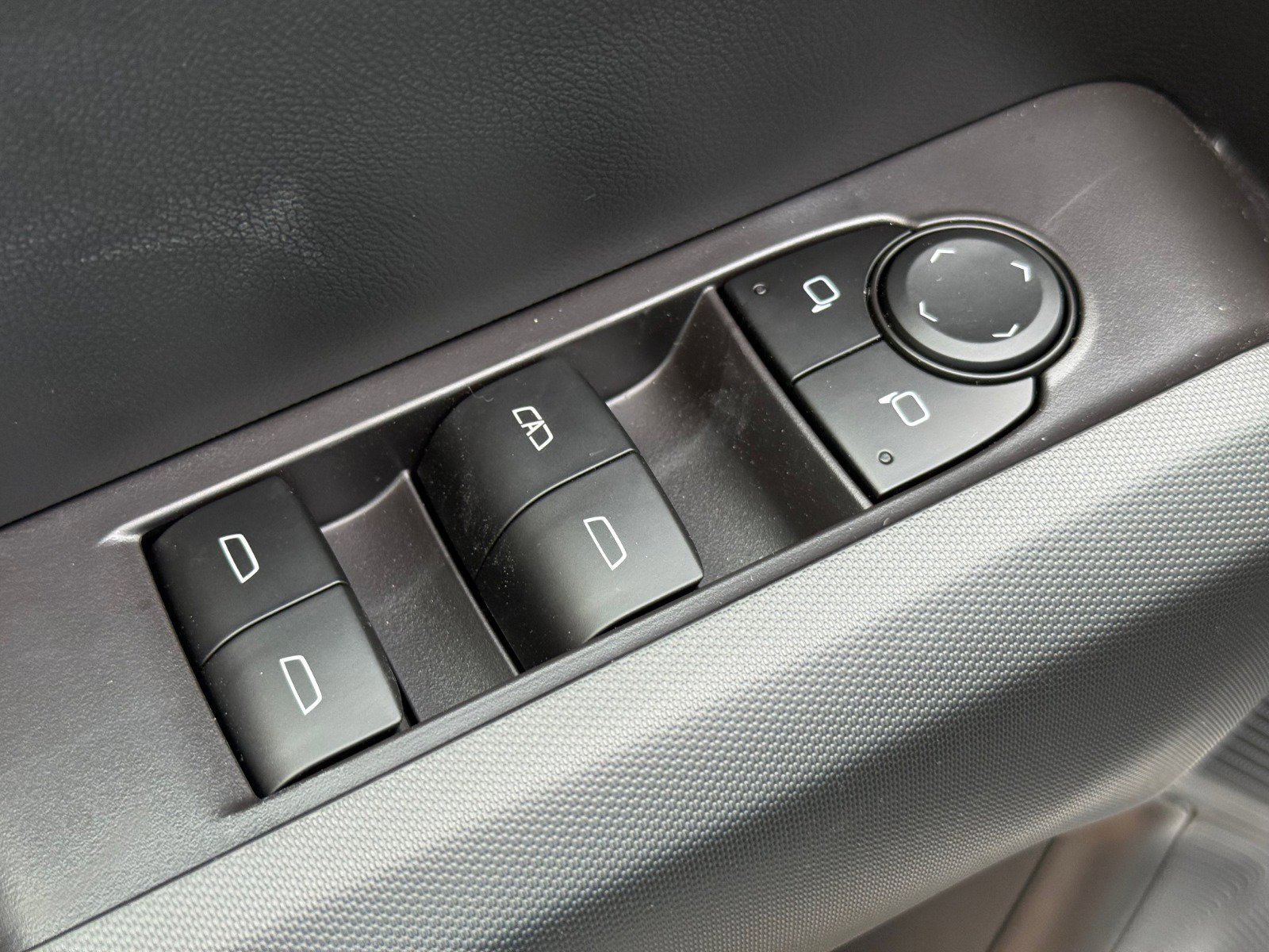 New 2026 GMC Canyon Elevation image 10