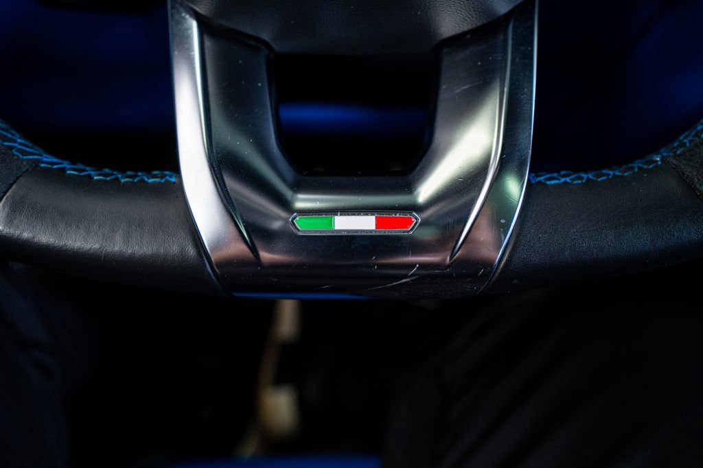 Used 2020 Lamborghini Urus image 47