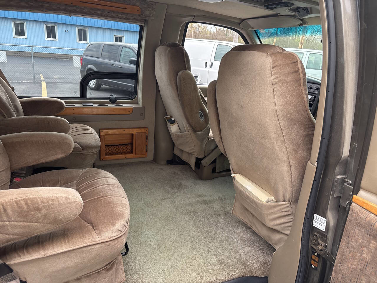 Used 2001 Chevrolet Express 1500 RWD image 16