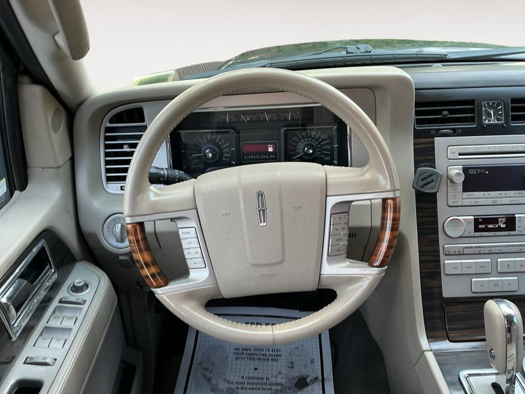 Used 2007 Lincoln Navigator 4WD image 13