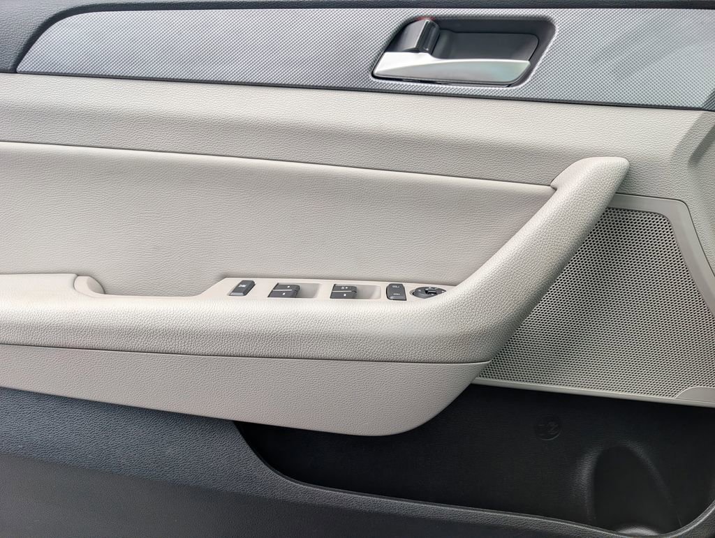 Used 2018 Hyundai Sonata SEL image 17