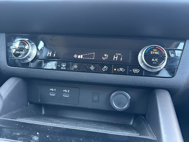 Used 2025 Mitsubishi Outlander SE image 24