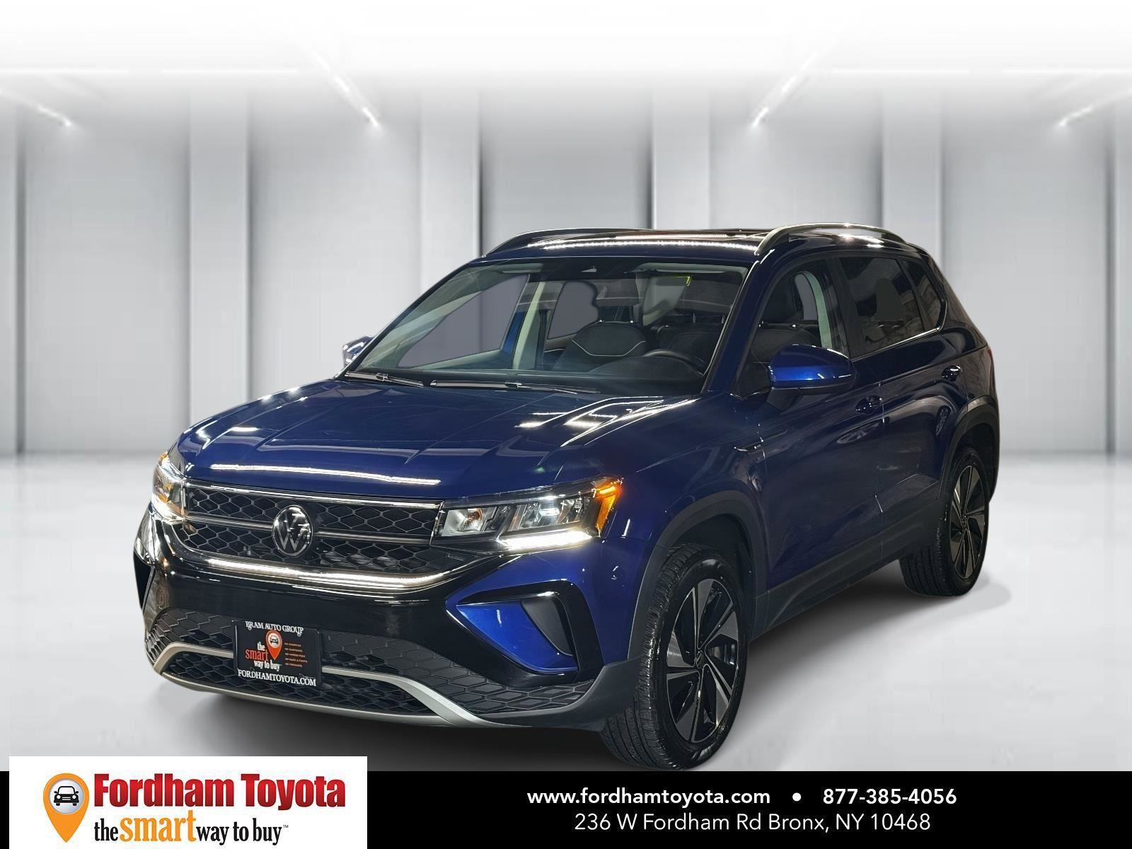 Used 2024 Volkswagen Taos SE image 2