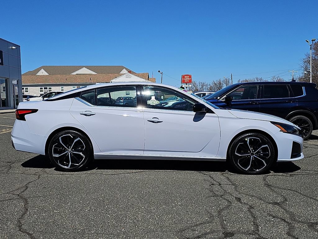Used 2024 Nissan Altima 2.5 SR image 7