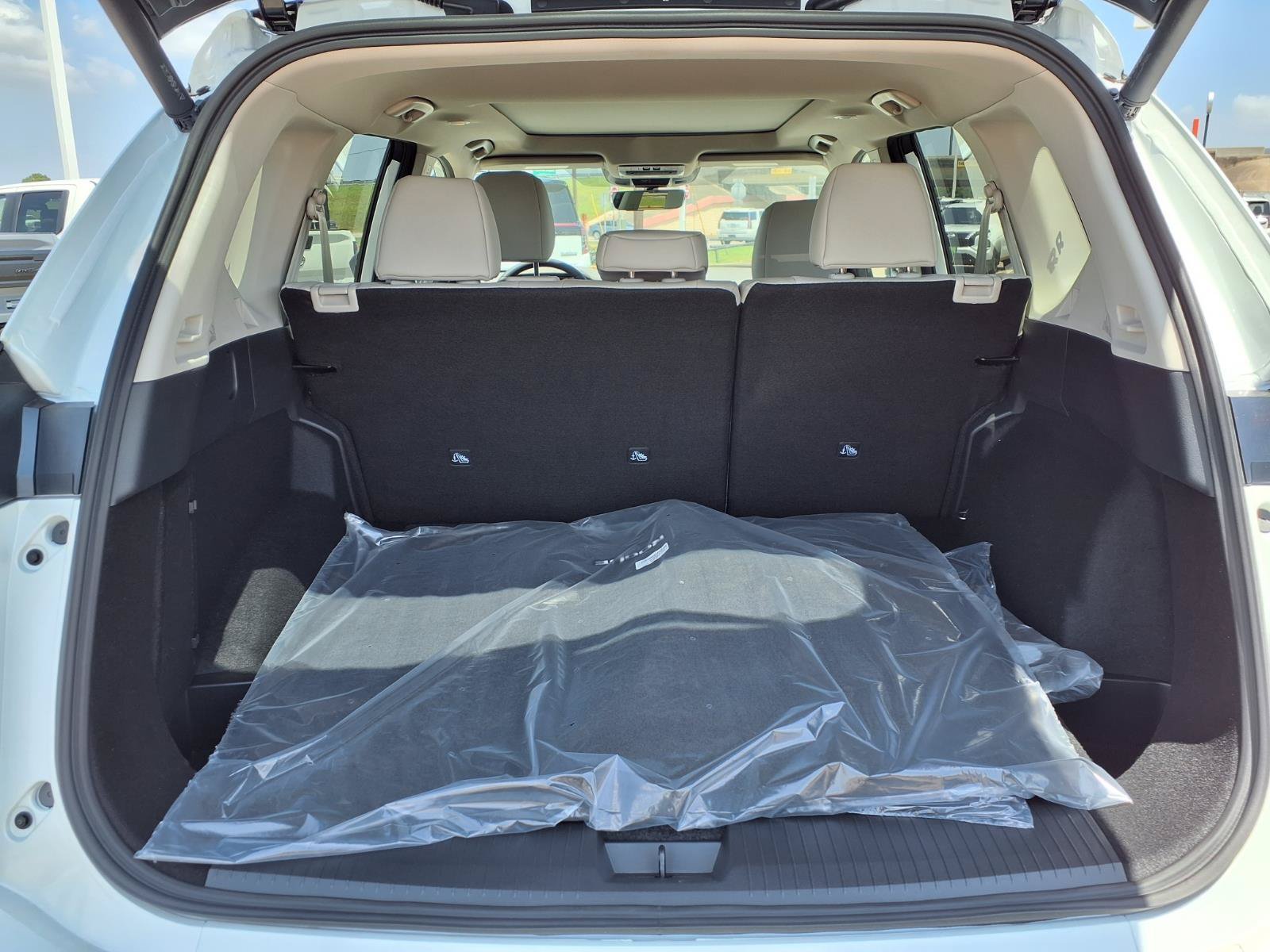 New 2026 Nissan Rogue Dark Armor FWD image 5