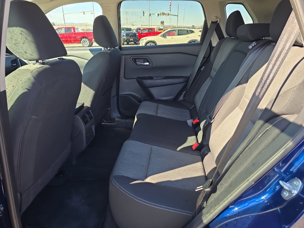 Used 2025 Nissan Rogue SV image 18