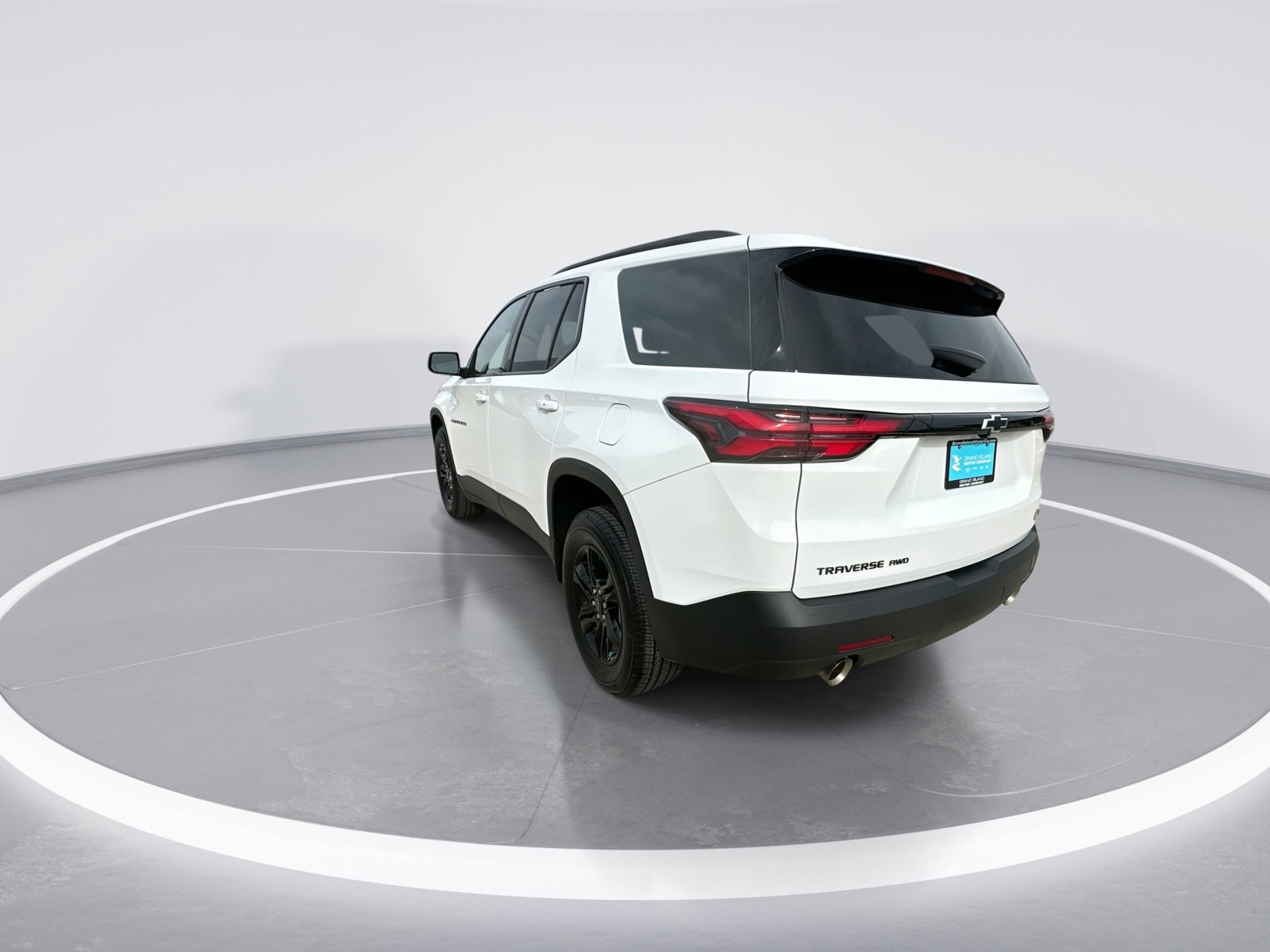 Used 2023 Chevrolet Traverse LT w/ Midnight/Sport Edition AWD/4WD image 6