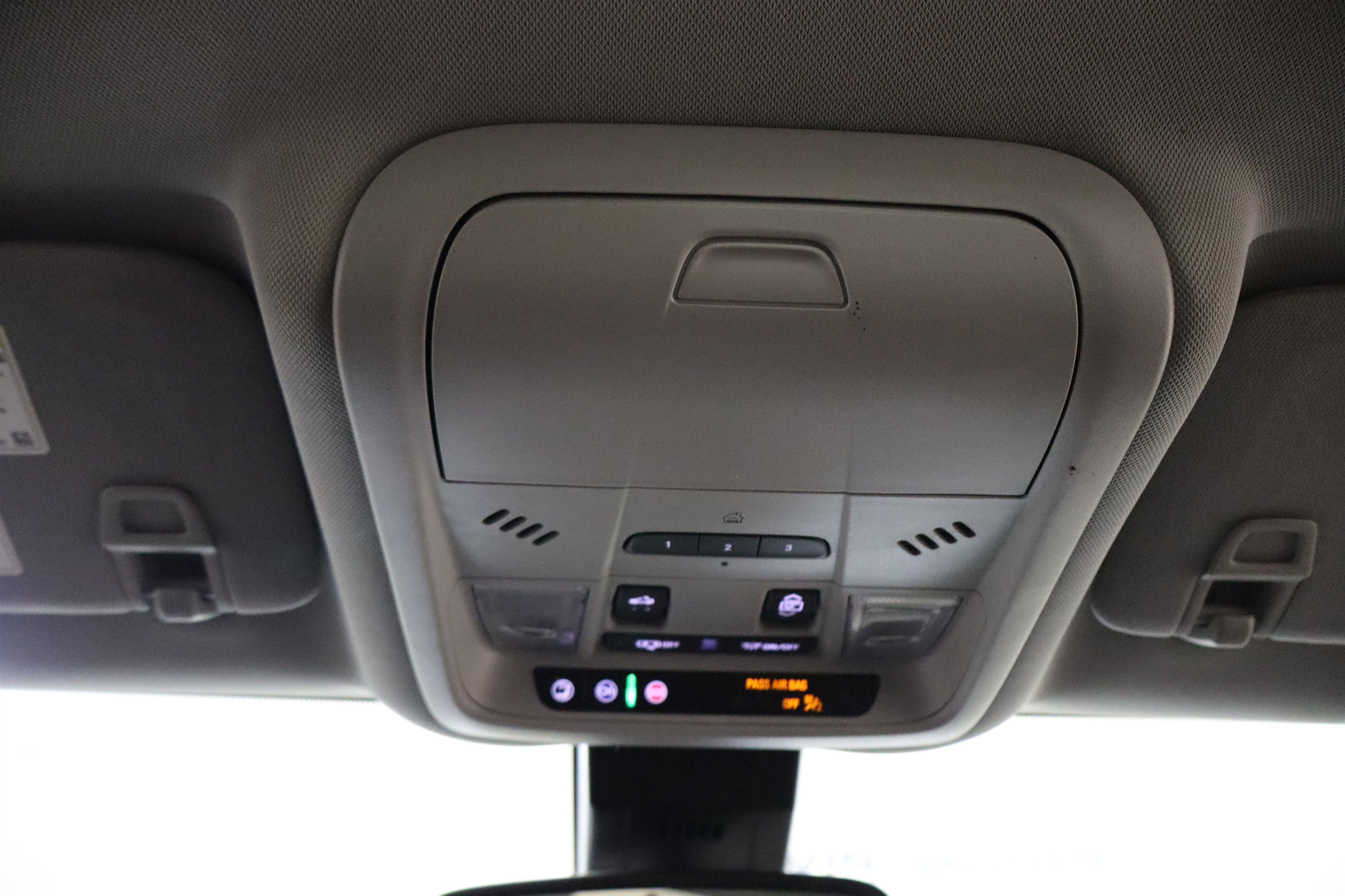 Used 2022 GMC Terrain SLT w/ LPO, Floor Liner Package AWD/4WD image 23