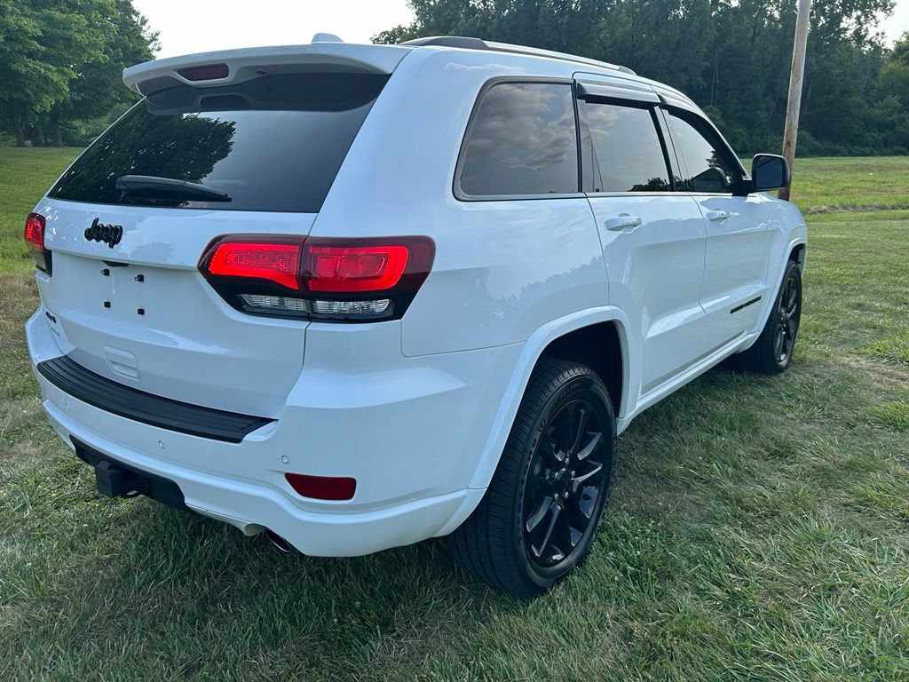 Used 2021 Jeep Grand Cherokee Altitude AWD/4WD image 3