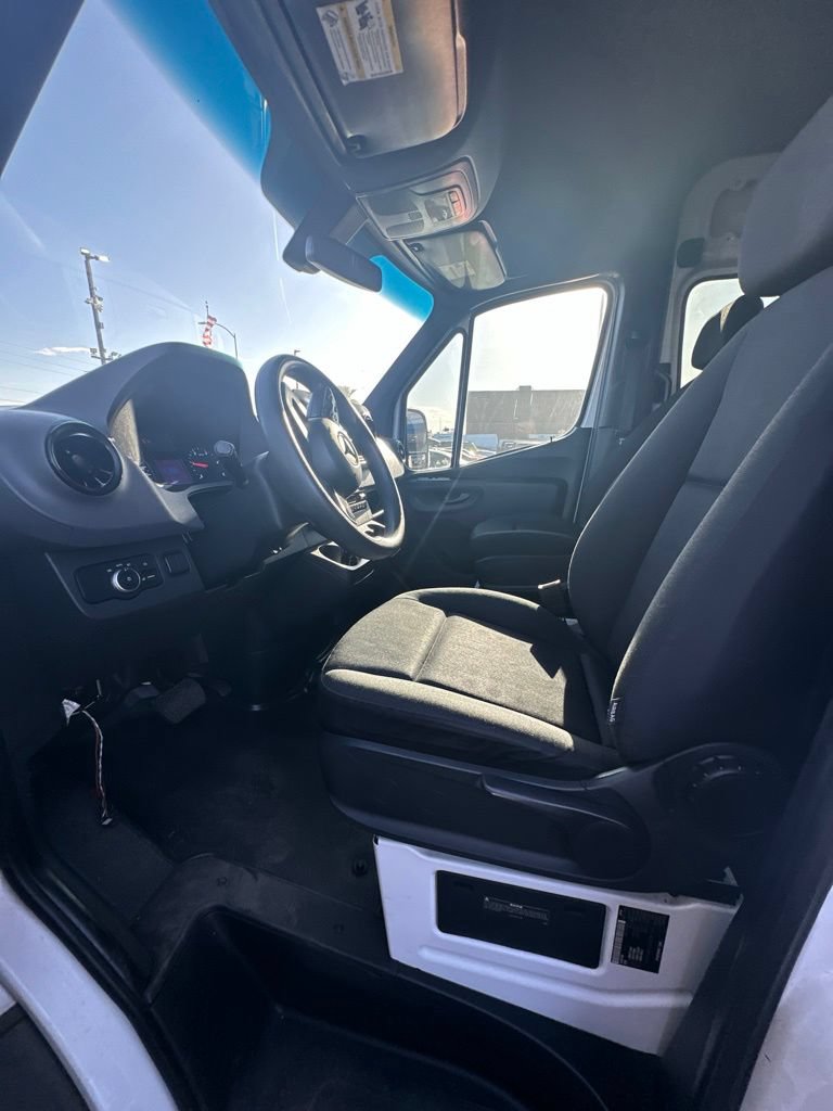 Used 2019 Mercedes-Benz Sprinter 2500 image 9
