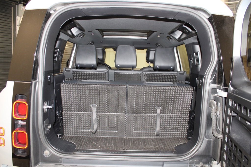 Used 2022 Land Rover Defender 110 XS Edition image 56