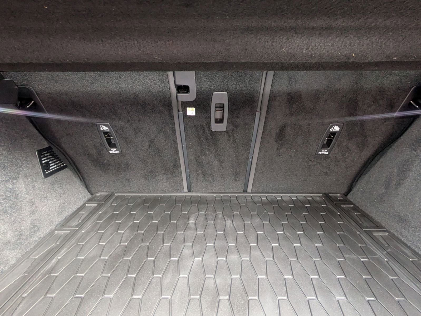 Used 2024 Jaguar F-PACE R-Dynamic S image 8