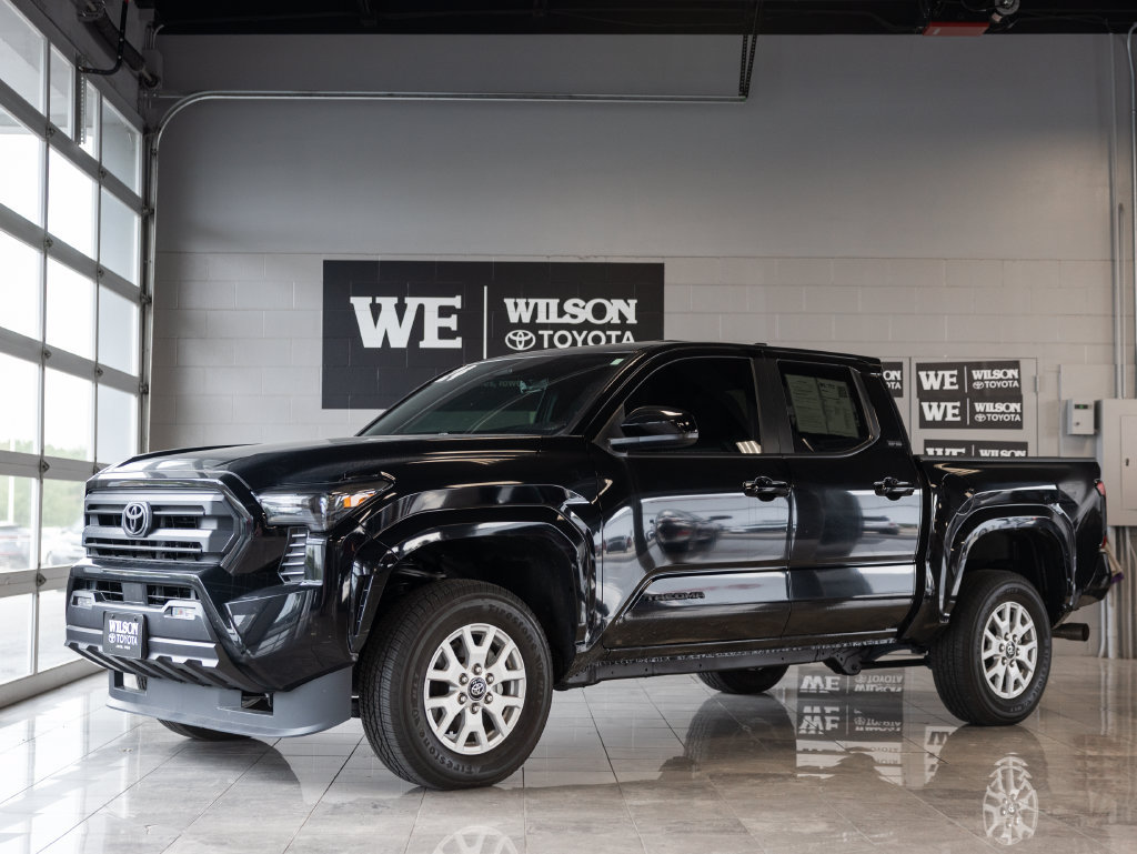 Certified 2024 Toyota Tacoma SR5 AWD/4WD image 2