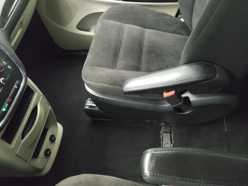 Used 2019 Dodge Grand Caravan SE FWD image 26