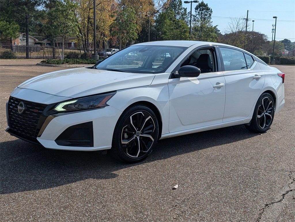 Used 2024 Nissan Altima 2.5 SR video 2