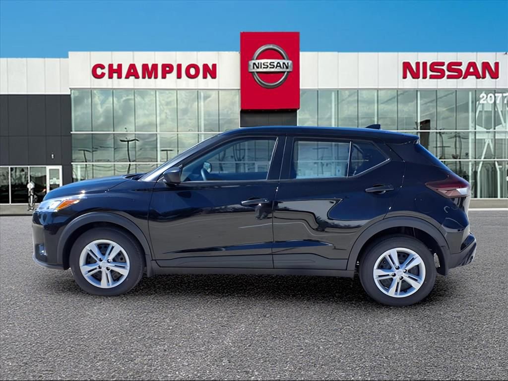 New 2025 Nissan Kicks Play S image 3