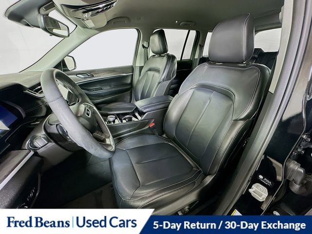 Used 2023 Jeep Grand Cherokee Limited AWD/4WD image 23