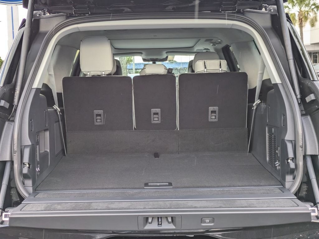 New 2027 Lincoln Navigator L Black Label AWD/4WD image 13
