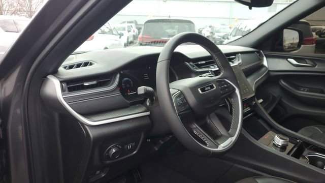 Certified 2023 Jeep Grand Cherokee L Laredo image 9