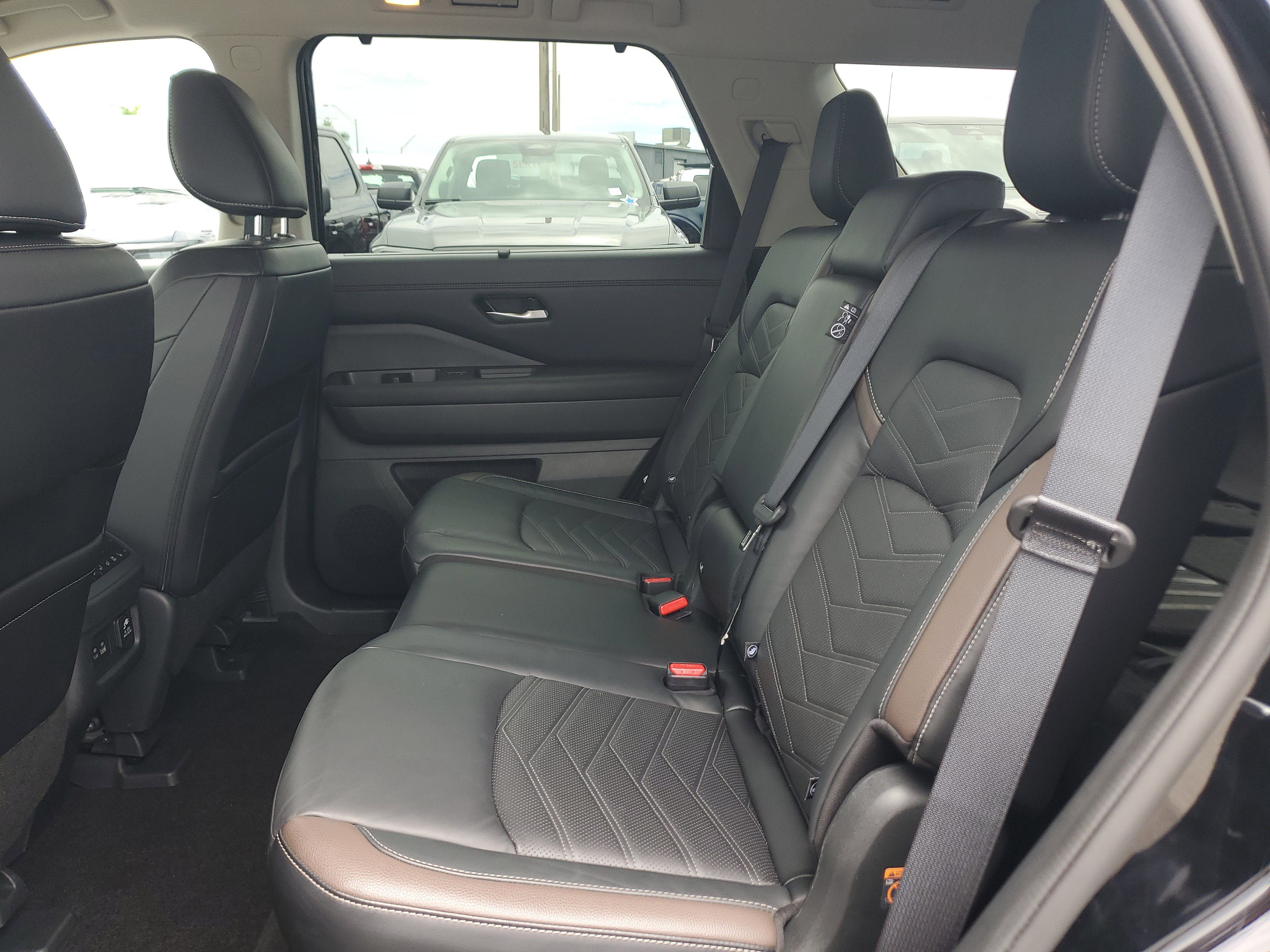 Certified 2024 Nissan Pathfinder Platinum w/ Cargo Package image 15