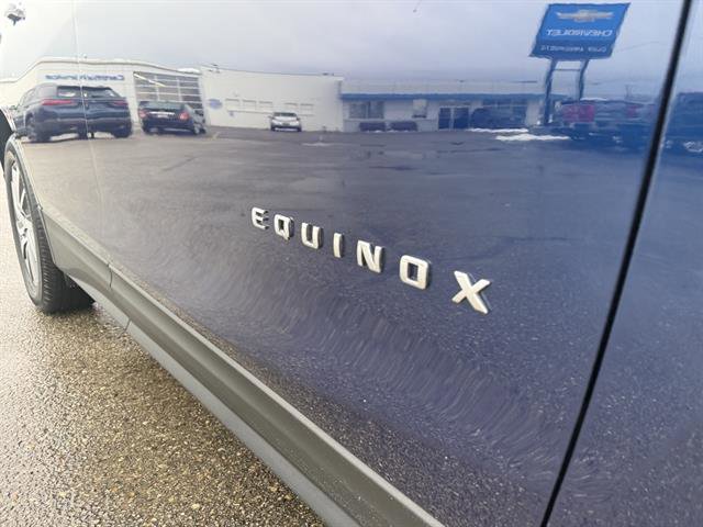 Used 2023 Chevrolet Equinox Premier image 11