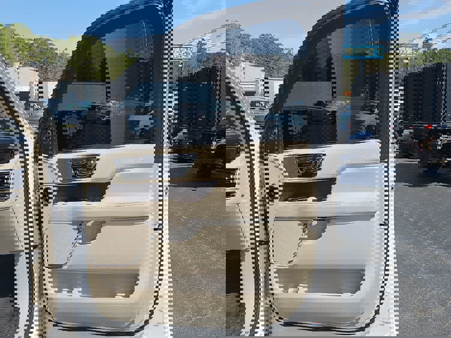 Used 2019 Lincoln Navigator Reserve image 26