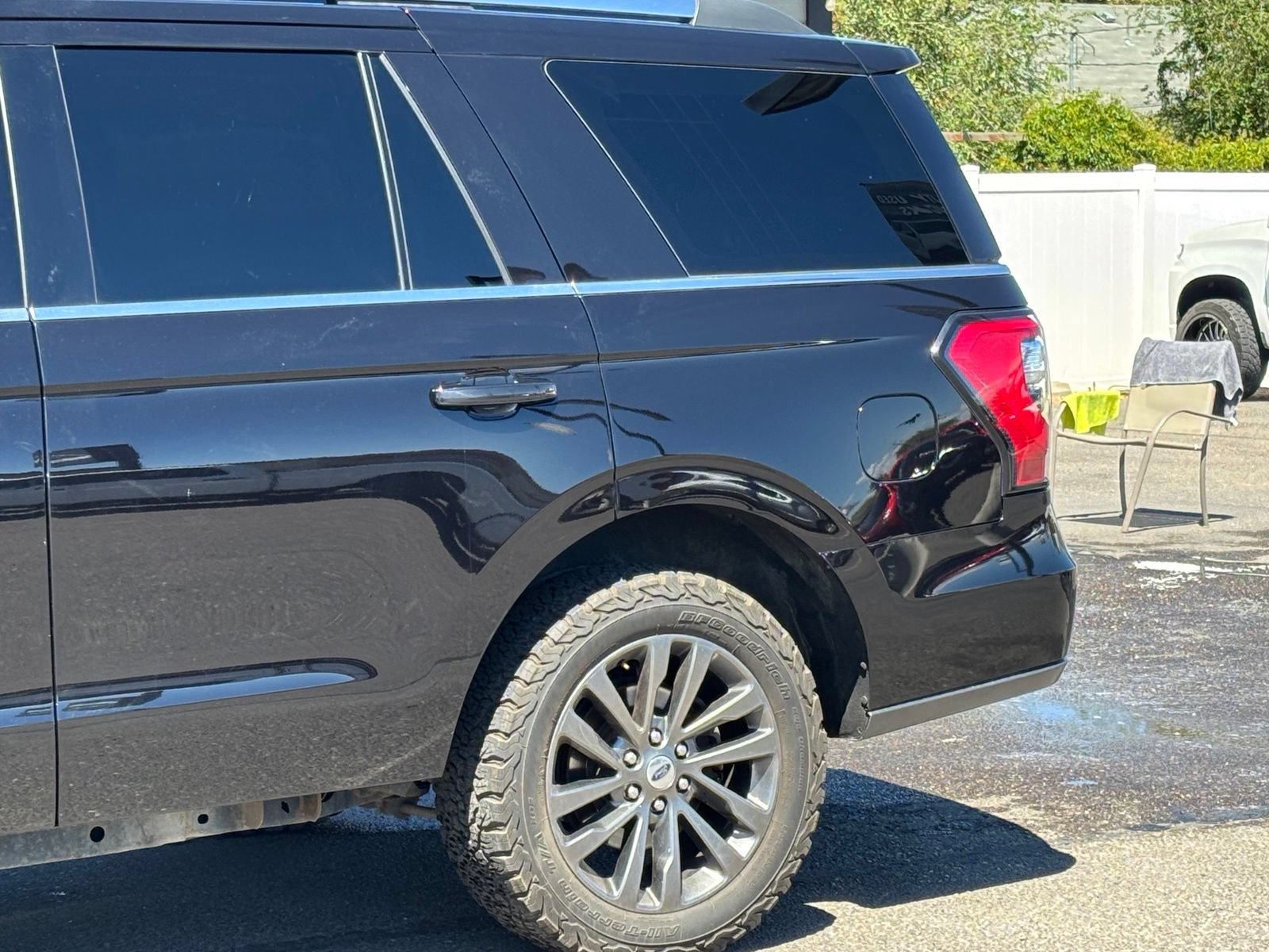 Used 2020 Ford Expedition Limited AWD/4WD image 7