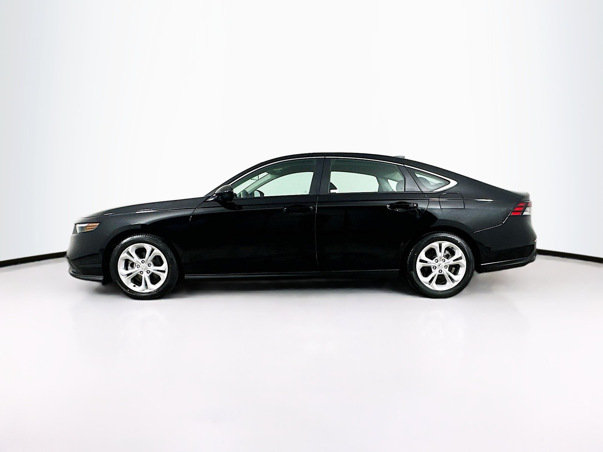 Used 2025 Honda Accord LX image 4
