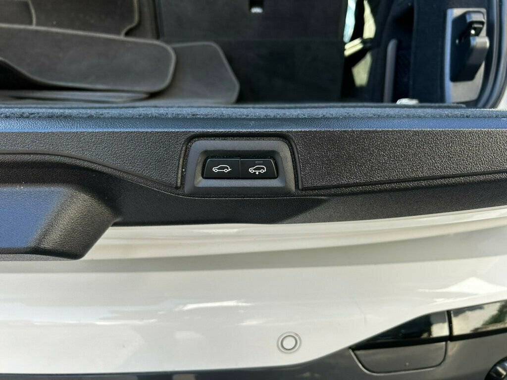 Used 2023 BMW X7 xDrive40i w/ Executive Package image 17