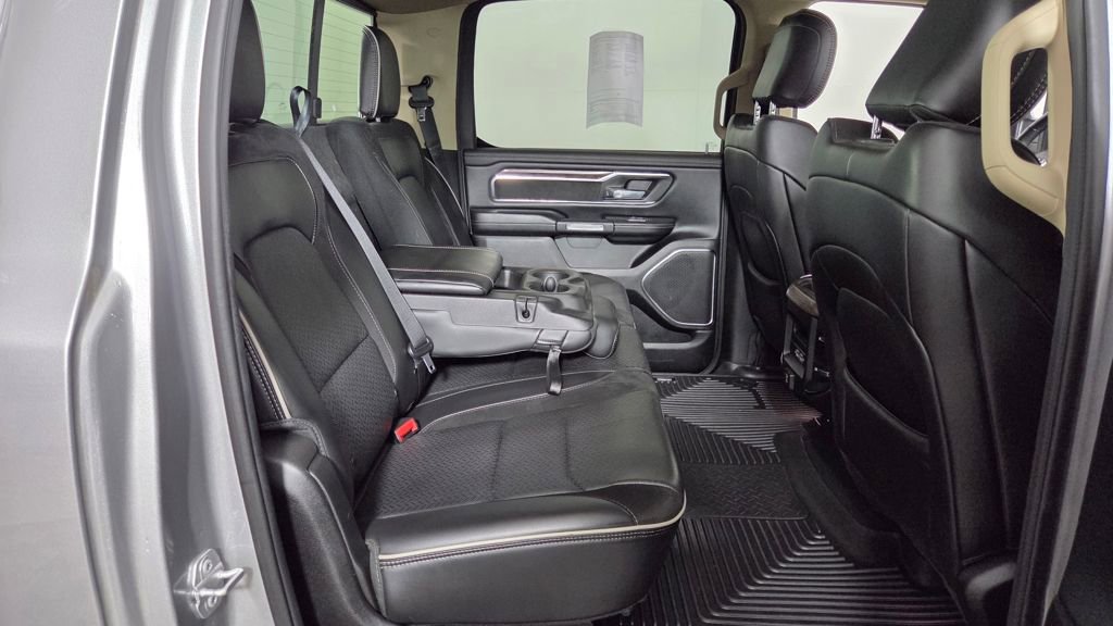 Used 2019 RAM 1500 Laramie image 31